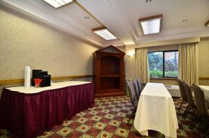 Best Western Inn & Suites WaKeeney