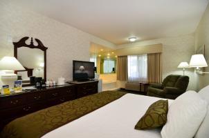 Best Western Inn & Suites WaKeeney