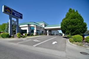 Best Western Inn & Suites WaKeeney