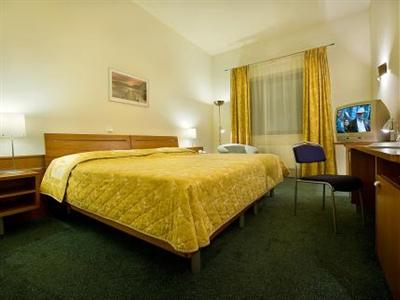 Ramada Airport Hotel Prague