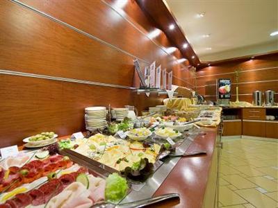 Ramada Airport Hotel Prague