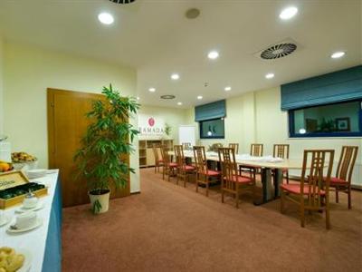 Ramada Airport Hotel Prague