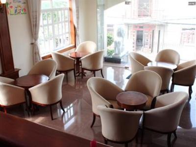 Hoa Phat Hotel & Apartment