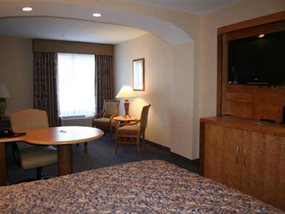 La Quinta Inn & Suites Islip/MacArthur Airport