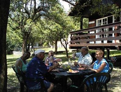 Hotel De Plein Air Les Cariamas Chateauroux