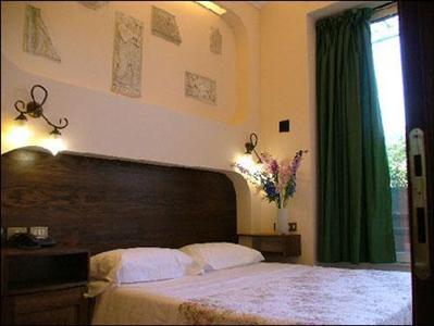 Okapi Rooms Hostel Rome