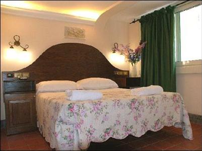 Okapi Rooms Hostel Rome