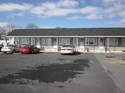 Colonial Penn Motel