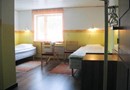 Parna Guesthouse & Apartments