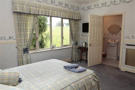 Plas Y Dderwen Bed and Breakfast