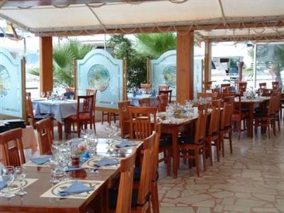 Marina Frapa Hotel Otok