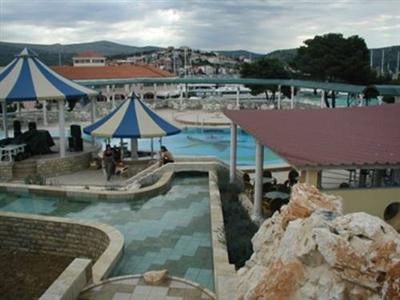 Marina Frapa Hotel Otok