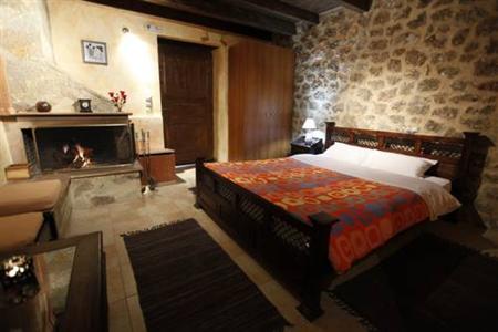 Paliokastro Guesthouse