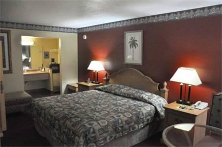 Polynesian Inn Saint Cloud