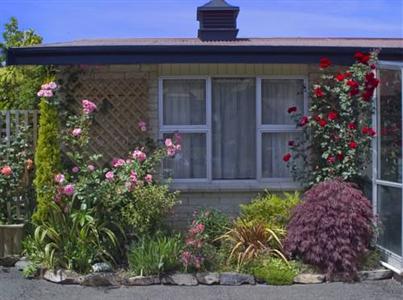 Tourist Court Cottages Motel