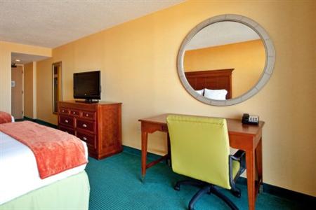 Holiday Inn Express Hotel & Suites Oceanfront Virginia Beach