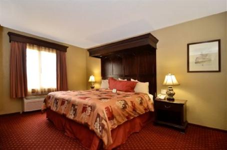 BEST WESTERN Cantebury Inn & Suites