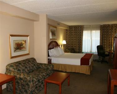 Holiday Inn Express Hotel & Suites Birmingham Irondale