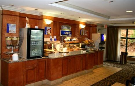 Holiday Inn Express Hotel & Suites Birmingham Irondale