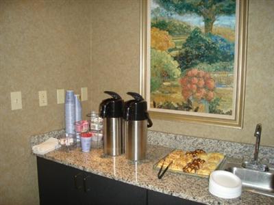 Holiday Inn Express Hotel & Suites Birmingham Irondale