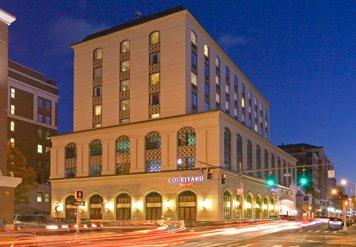 Courtyard by Marriott Stamford Downtown