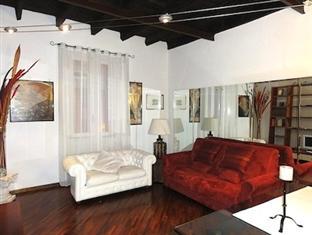 Carlotta Apartment Rome