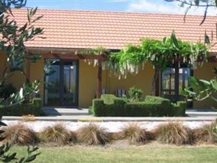 Riverstone Lodge