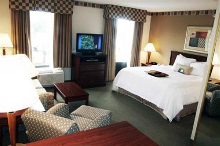 Hampton Inn & Suites Lake Mary at Colonial TownPark