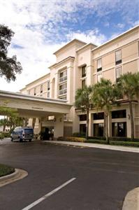 Hampton Inn & Suites Lake Mary at Colonial TownPark