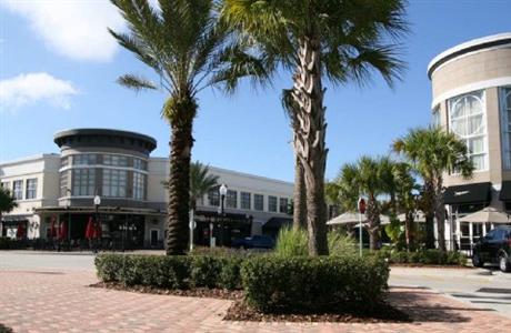 Hampton Inn & Suites Lake Mary at Colonial TownPark