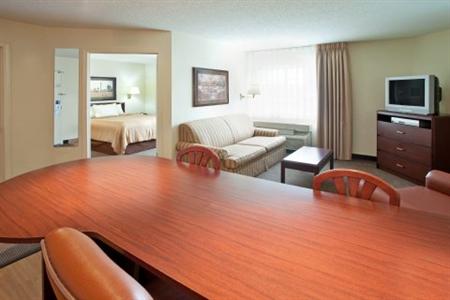 Candlewood Suites Warrenville