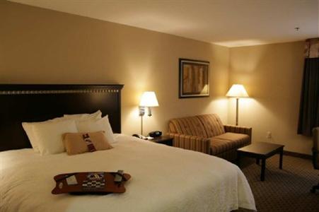 Hampton Inn Olathe