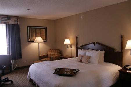 Hampton Inn Olathe