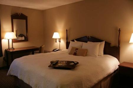 Hampton Inn Olathe