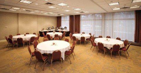 Embassy Suites Hotel Detroit - North / Troy - Auburn Hills