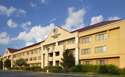 DoubleTree Suites by Hilton Hotel Nashville Airport