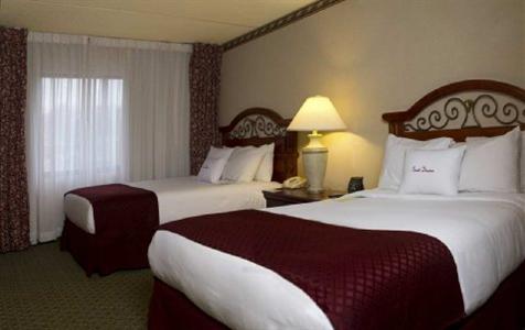 DoubleTree Suites by Hilton Hotel Nashville Airport