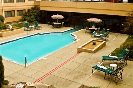 DoubleTree Suites by Hilton Hotel Nashville Airport