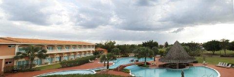 Embassy Suites by Hilton Los Marlins Hotel & Golf Resort