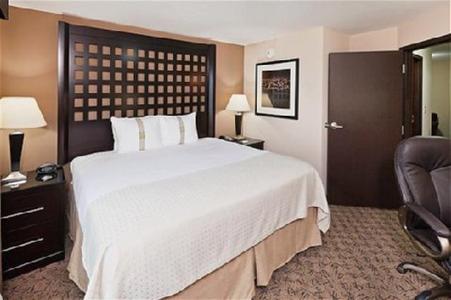 Holiday Inn Hotel & Suites Tulsa South