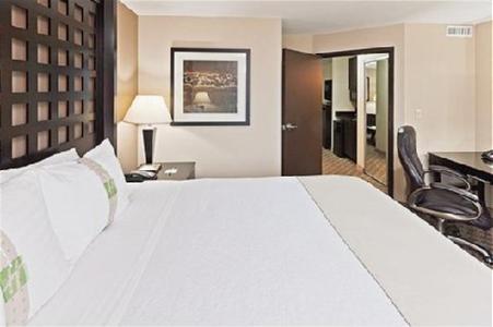 Holiday Inn Hotel & Suites Tulsa South