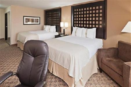 Holiday Inn Hotel & Suites Tulsa South