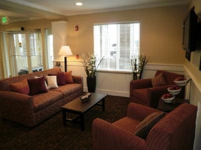 Cedars Inn & Suites