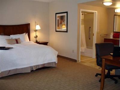 Hampton Inn & Suites Pittsburgh-Meadow Lands