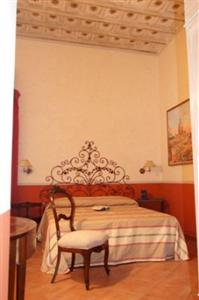 La Papessa Guest House