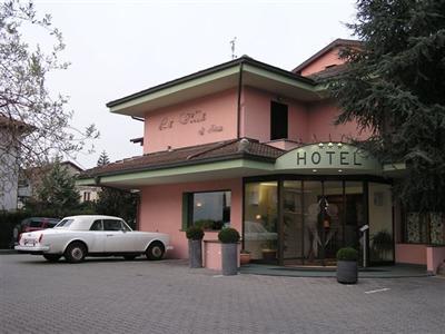 Ni Hotel La Villa