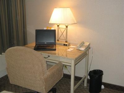 Holiday Inn Airport West Saint Louis Earth City