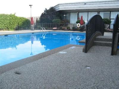 Holiday Inn Airport West Saint Louis Earth City