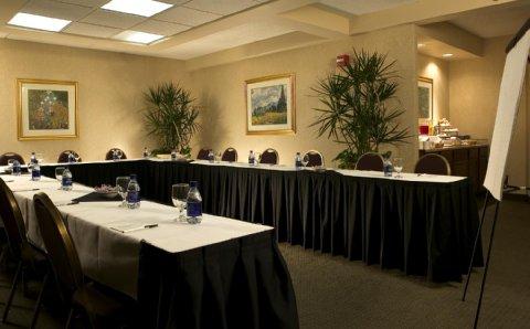 Holiday Inn Airport West Saint Louis Earth City