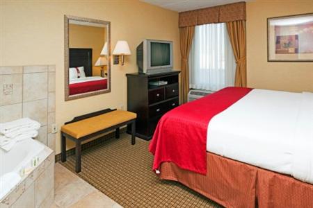 Holiday Inn Hotel & Suites Marketplace